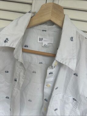 GAP White Button-Down Shirt with Navy Bike Motif
